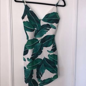 Pretty Little Thing Banana Leaf Mini